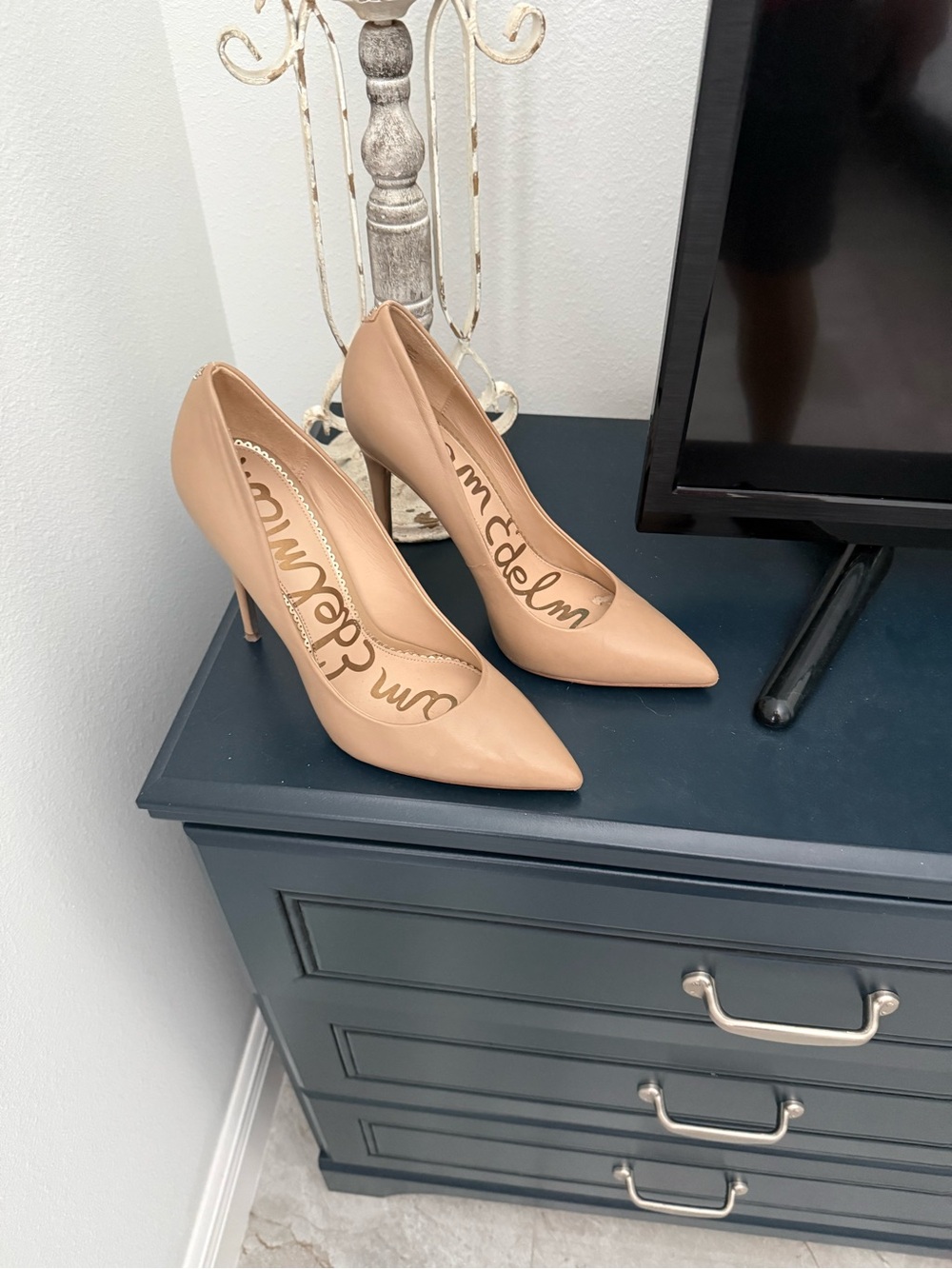 Sam Edelman Beige Pointed-Toe Pump, size 10